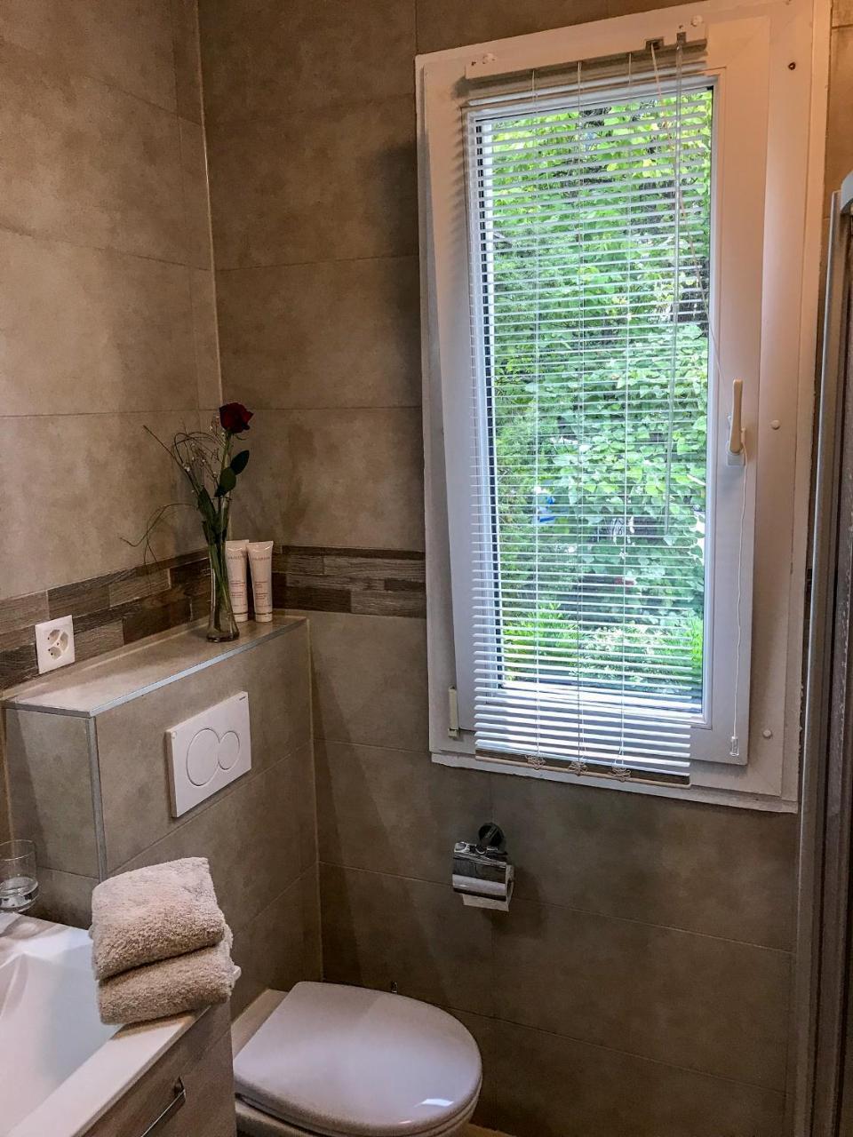 Les Amandiers Apartment Монтрьо Екстериор снимка